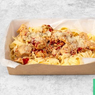 Chicken with Colorful Peppers Fettuccine Alfredo