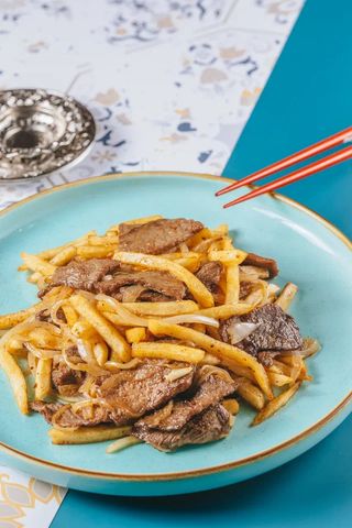 Казан-кебаб с фри (телятина, 380 гр.)