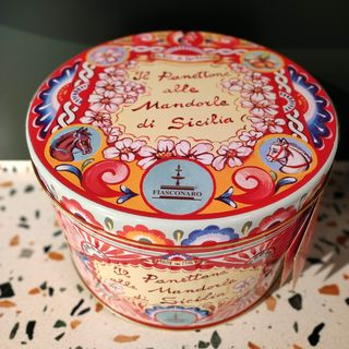 Dolce & Gabbana Panettone alle mandorle di Sicilia