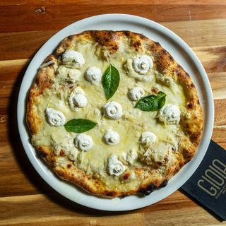 ERICE, Fior di latte, gorgonzola, parmesano y ricotta