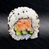 Урамаки Пушена сьомга и краставица (95г)