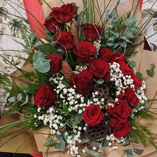 Buket od 17 crvenih ruža 