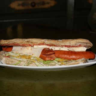 Bocadillo De Salchicha Cracoviana