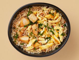 ბრინჯი ქათმით და კვერცხით