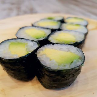 Maki Aguacate (8 Pzs.)