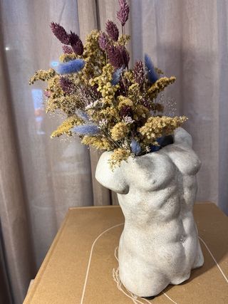 Busto Hombre Flor Seca