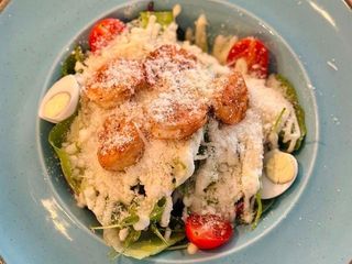 Цезар з тигровими креветками (195g)