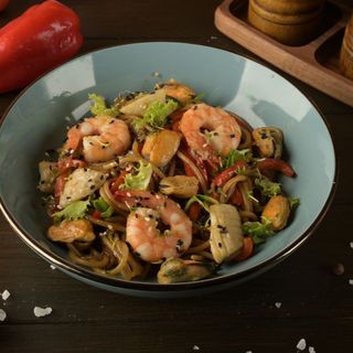 Гостра тайська локшина з морепродуктів(300)г