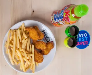 Nuggetsy z frytkami