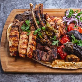 plats grillade mixte + frite + salade marocain + soda