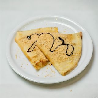 Slatke palačinke sa kremom i plazmom