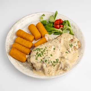 Punjeni lungić u umaku od šampinjona sa kroketima