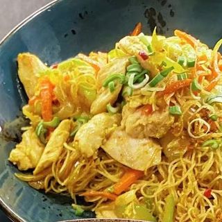 75.Fideos Singapur Con Verduras