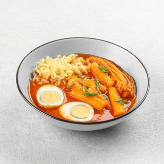 Токпокки с лапшой