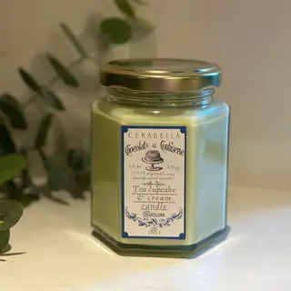 Premium Candle - Tea Cupcake & Cream