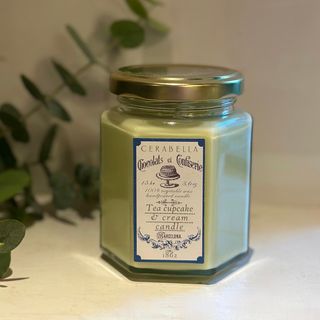 Premium Candle - Tea Cupcake & Cream