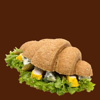 Круасан з куркою та сиром дор блю