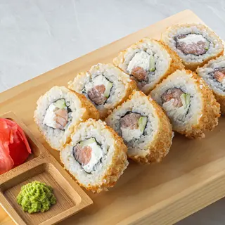 Hot roll s lososom