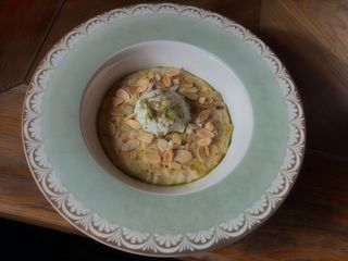 Вівсяна каша з яйцем пашот (230g)