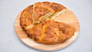 Tradicionalna okrugla pita sa sirom 2 kg