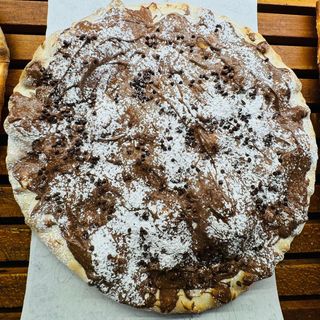 Pizza tonda con Nutella