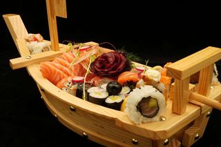 17. Sushi e sashimi misto - 20 pezzi