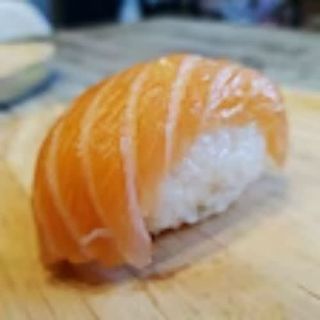 Nigiri De Salmón (2 Uds.)
