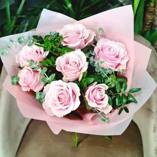 Buchet 7 trandafiri