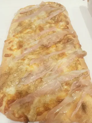 Pinsa cacio e pepe