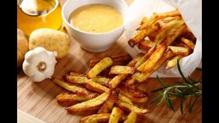 GORĄCY SOS SEROWY CHEDDAR