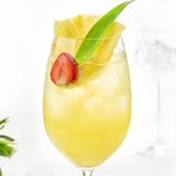 Limonadă cu ananas și condimente