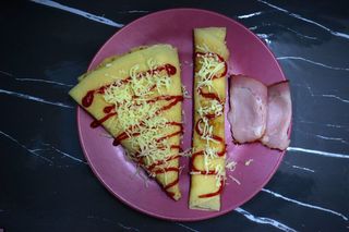 Mala palačinka sa pečenicom