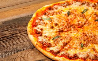 Pizza boloñesa (mediana)