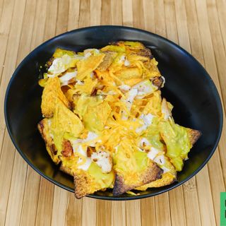 Nachos De Pollo Con Pique 