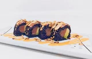 U11.Uramaki black sake