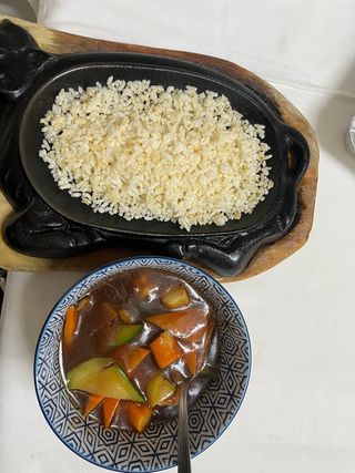 48. Riso dorato alla piastra-pesce