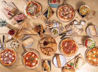 Хапване за четирима