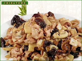 Свинско с бамбук и китайски гъби