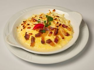 Банош з бринзою і шкварками (300/40/30г)