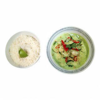 Pollo Al Curry Verde Y Arroz Jazmín