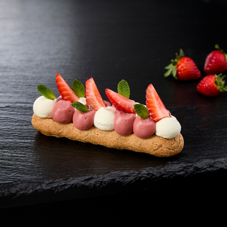  მარწყვის და პიტნის ეკლერი