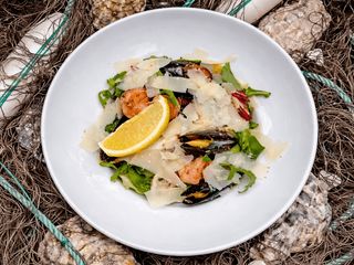 GL Sałatka z owocami morza na ciepło (300g)