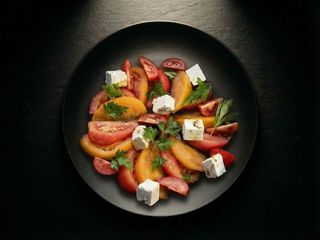 Салат з томатів та сиру фета (250g)