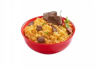 tallarines fritos con ternera