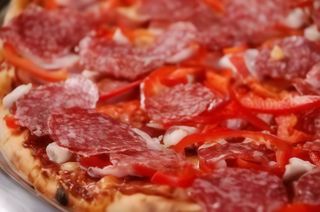 Піца Везувіо (23см/475г)