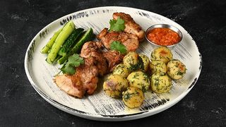 Курячий шашлик з молодою картоплею (130/150/80/50 г)