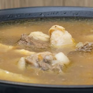 SANCOCHO DE GALLINA Y TERNERA ACOMPAÑADO DE ARROZ BLANCO 