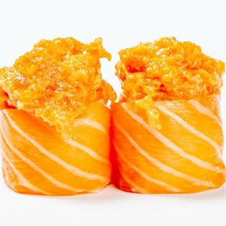 140. Gunkan spicy salmone - 2 pezzi