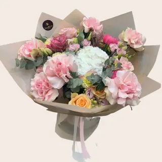 Buchet Larissa