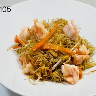105 Spaghetti di riso con gamberi e verdure misto